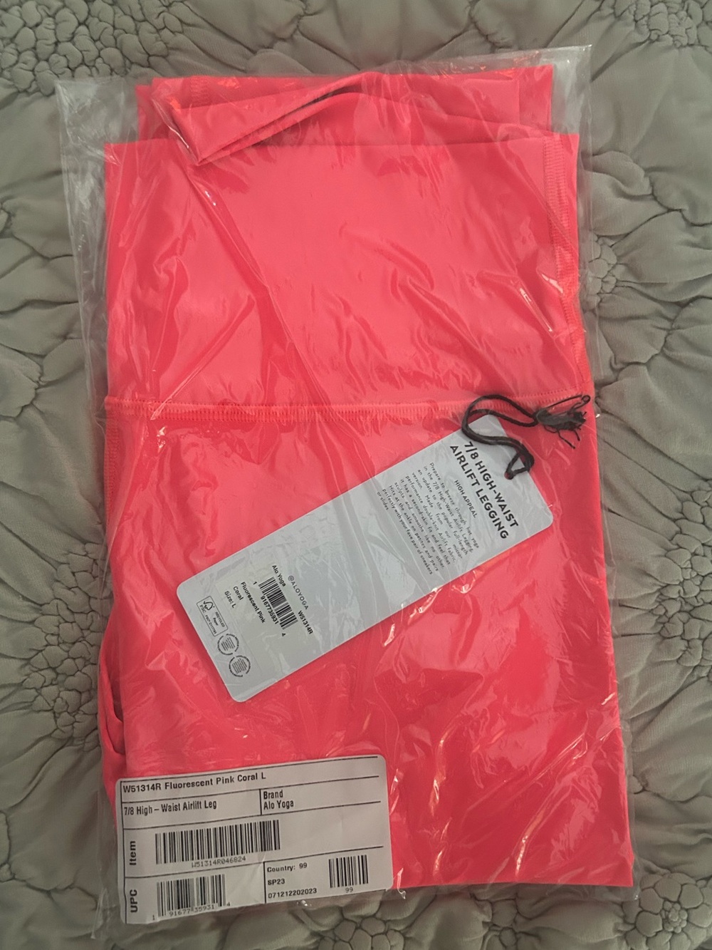 NWT Alo Yoga 7/8 High-Waist Airlift Leggings L Fluorescent Pink Coral Neon